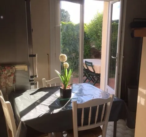Chambre dans maison 