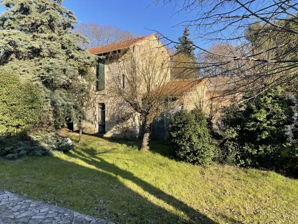Maison de 70m2 a rénover, sur 1 430m2 de terrain 