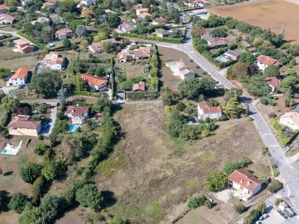 Terrain 634 m² Roqueseriere 