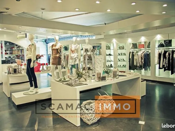 Local commercial 2200 m² 