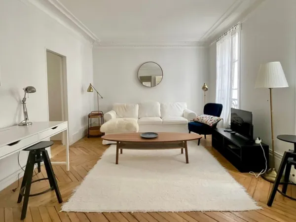 Appartement T4 meublé sur cour - Paris 8 