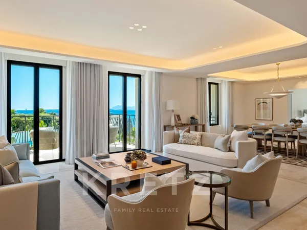 CAP D'ANTIBES : 5 PIECES DE PRESTIGE VUE MER 