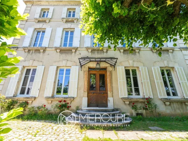 Maison 11 pièces 330 m² 