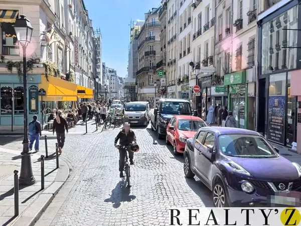 Boutique 2 pièces 125 m² 