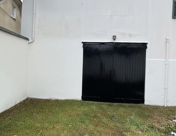 Grange/box de 40m2 avec 1 place parking 