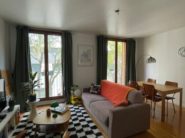 Particulier loue T2 meublé de 45 m2 au 2ième étage avec ascenceur dans immeuble de standing 