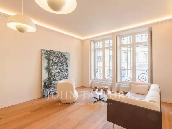 Appartement 4 pièces 151 m² 