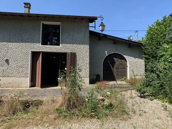 A rénover maison de village - Saint Jean de Niost 