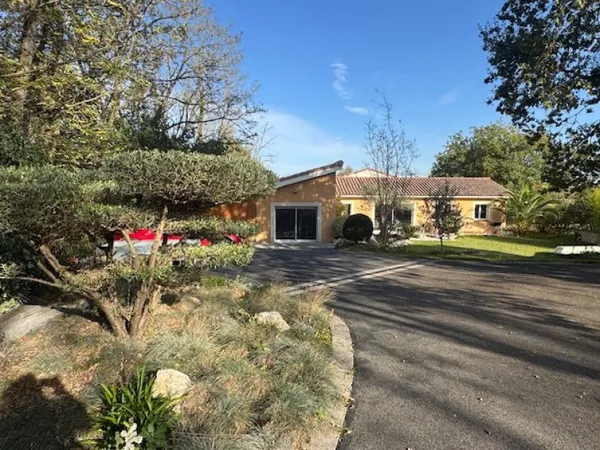 Maison 5 pièces 140 m² 