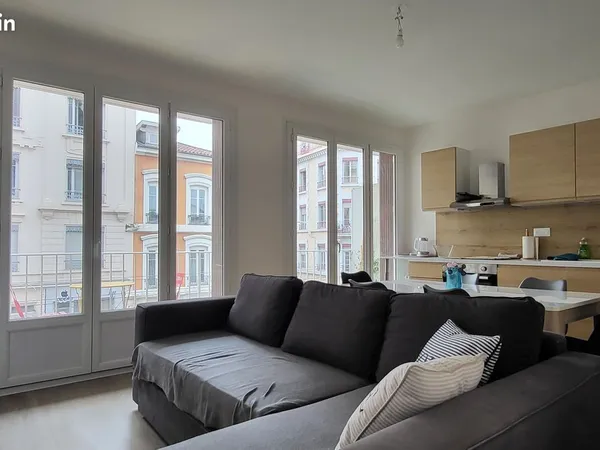 Superbe co-location pour étudiant(e)s dans le 6e 