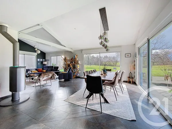 Maison 8 pièces 206 m² 