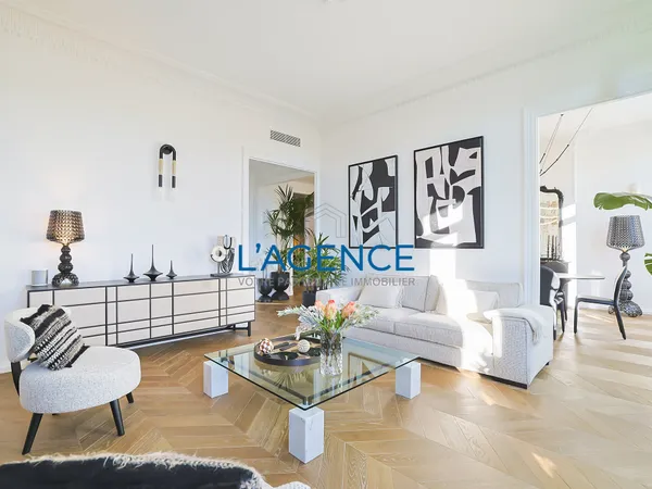 Appartement 4 pièces de 122m2 en étage avec ascenseur et gar 