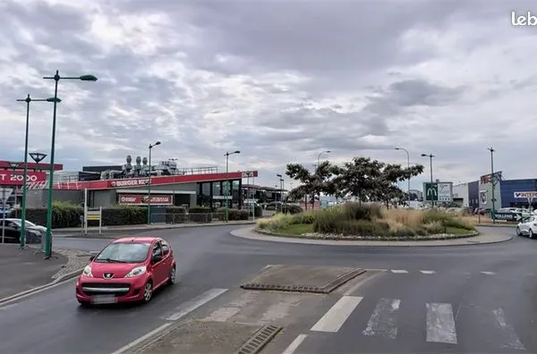 Boutique 1000 m² 