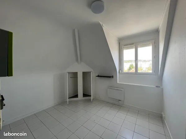 Loue beau studio proche metro Voltaire Sotteville 