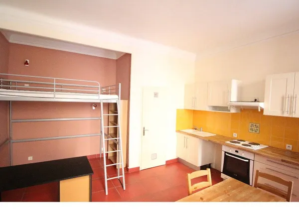 Studio 1 pièce 23 m² 