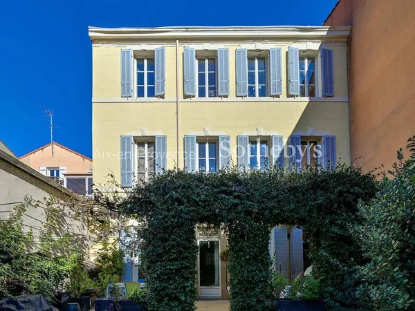 Maison 10 pièces 227 m² 