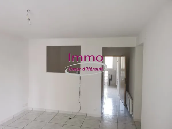 Studio 1 pièce 28 m² 