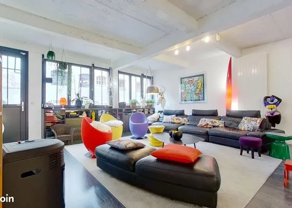Loft 7 pièces 323 m² 