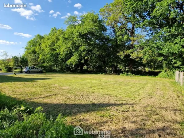 Terrain 3 079 m² Venansault 