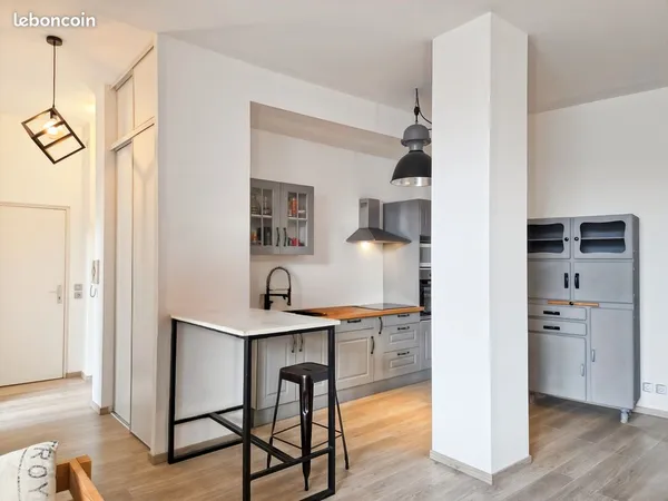 TROYES Appartement T4 secteur gare parking DPE C 