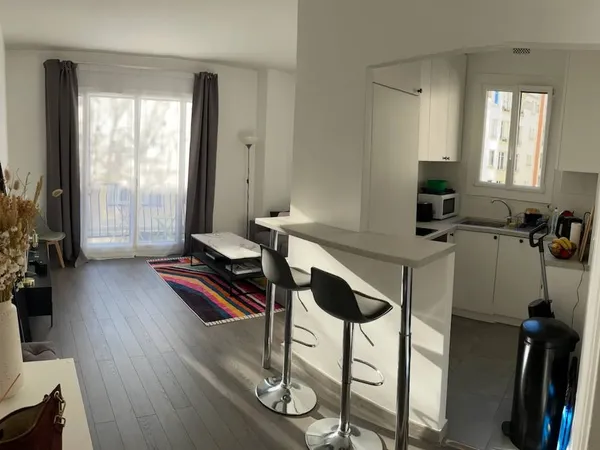 Loue appartement 1chambre - ligne 1 métro Paris 