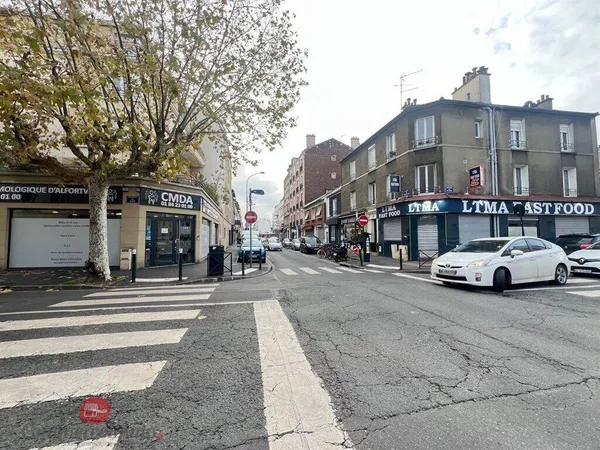 Boutique 2 pièces 170 m² 