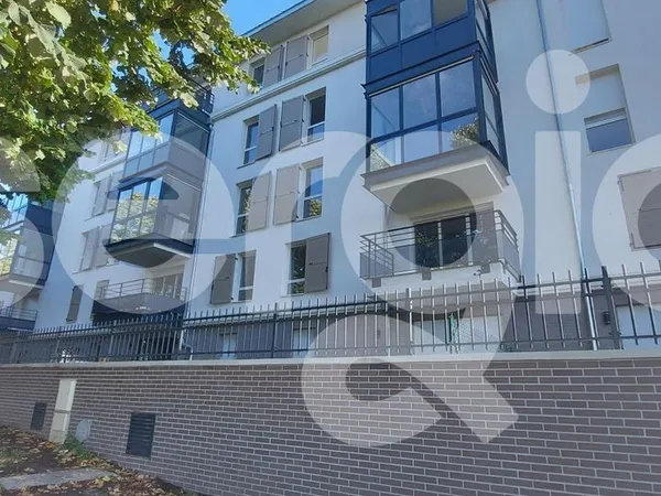 Studio 1 pièce 30 m² 