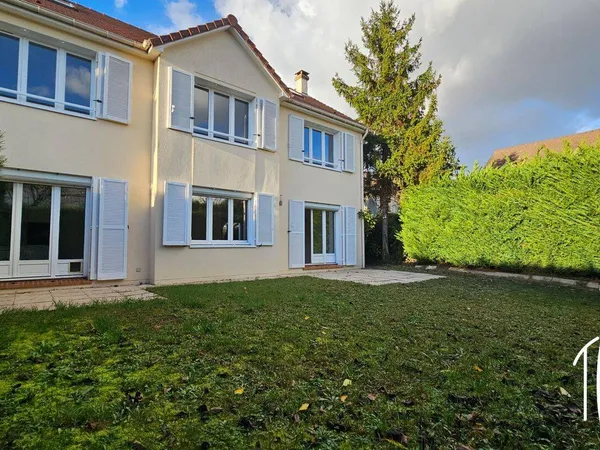Maison 5 pièces 160 m² 