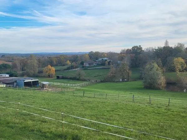 Beau terrain viabilisé 
