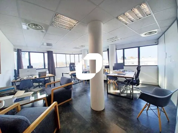 Bureaux 56 m² 