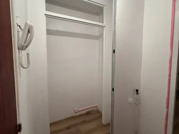 Appartement rénové - 25 m² + balcon + parking - Disponible janvier 