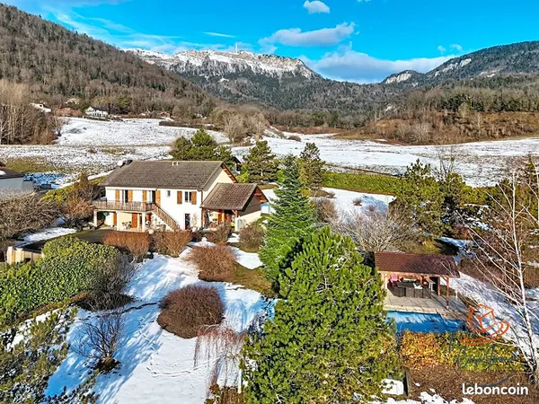 Villa 5 pièces 180 m² 