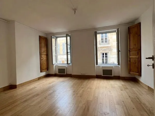 Bel F2 lumineux, rue du Port Clermont-Ferrand 