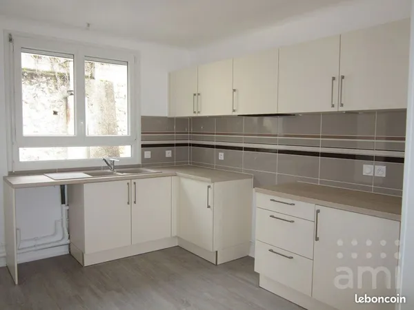 Appartement 3 pièces 84 m² 