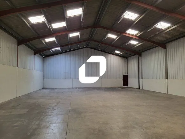 Local d'activité 410 m² 