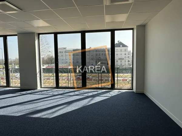 Local professionnel 105 m² 