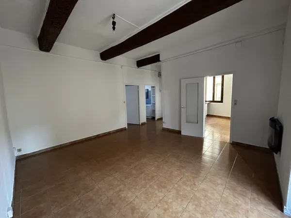 LOCATION APPARTEMENT R+1. 2 CHAMBRES SOMMIERES 