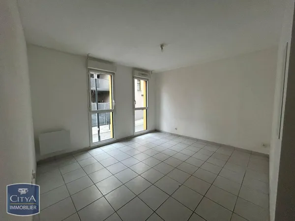 À LOUER : Appartement récent T1 situé en plein coeur du c.... 