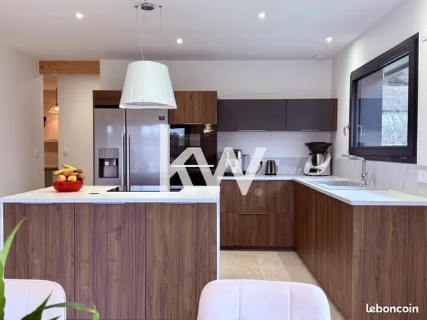 Propriété 5 pièces 111 m² 