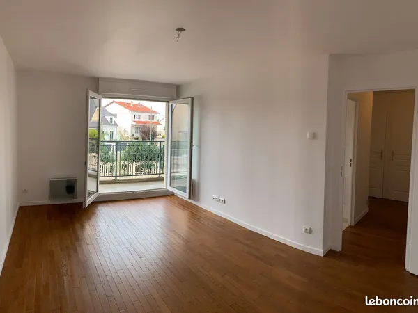 Location appartement 2pcs à Noisy le Grand 