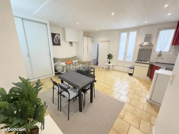 Studio 1 pièce 36 m² 