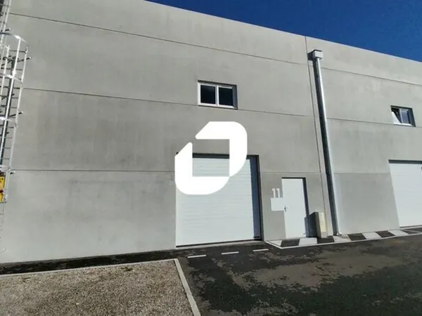 Locaux d'Activités - A LOUER - 209 m² non divisibles 