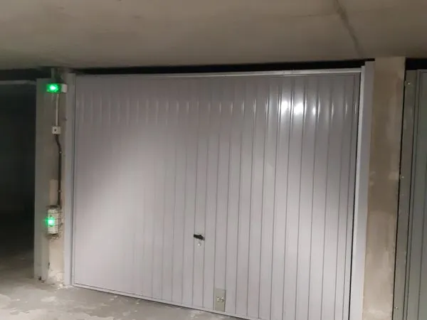 Parking : Garage fermé - Box proche Guichard, Part Dieu, Silex et Incity 