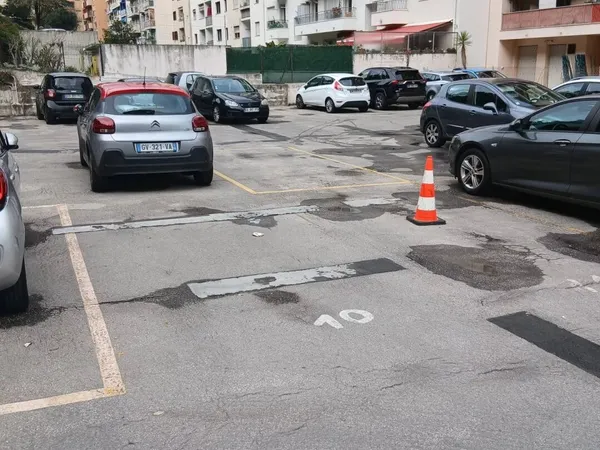 Parking 13 m² 