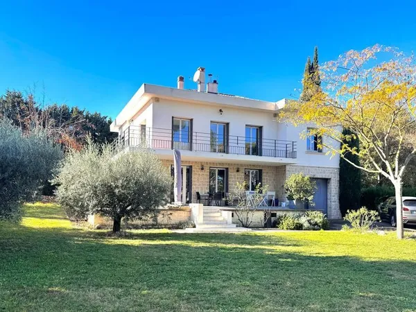 Villa contemporaine de 185m² à AIX-EN-PROVENCE - Pont de l'Arc 