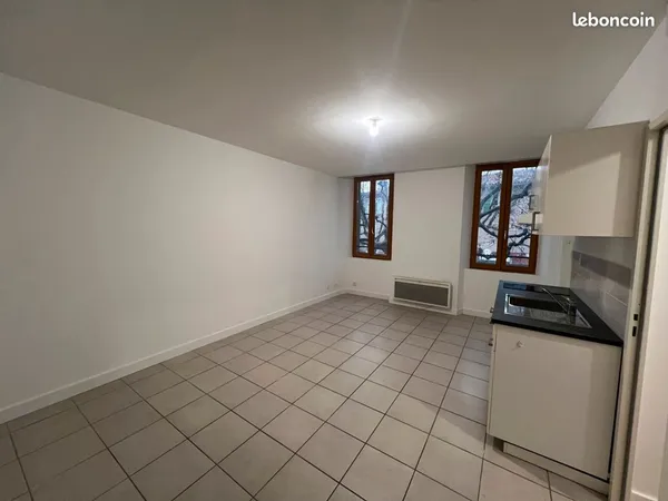 Studio 1 pièce 22 m² 