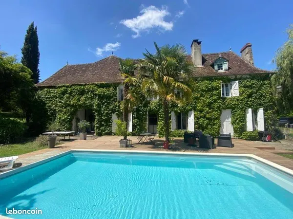 Maison 8 pièces 300m2 