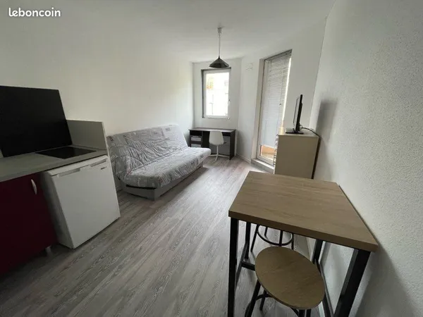 Loue studio meublé 