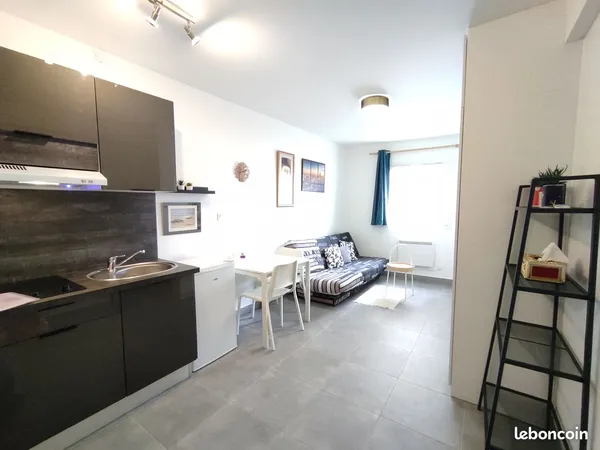 Studio dans une résidence privée, 10 min du RER A Noisy le Grand Mont d'Est 