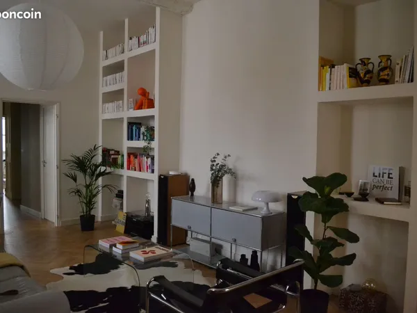 Appartement de charme avec terrasse - Ecusson 
